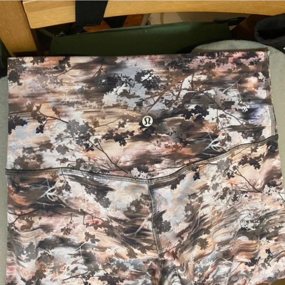 Lululemon Leggings - Picture 12 of 17